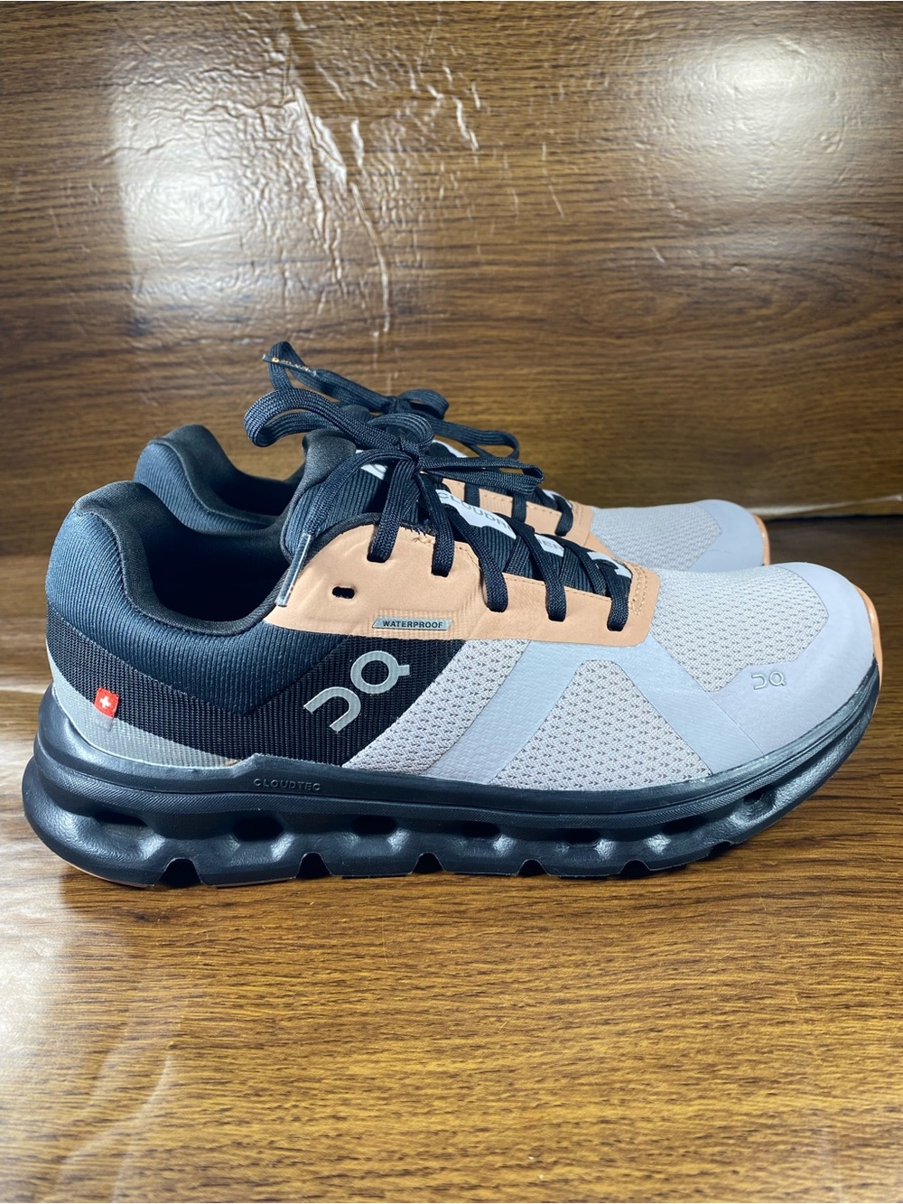 On Cloud Runner waterproof women’s shoe size 7